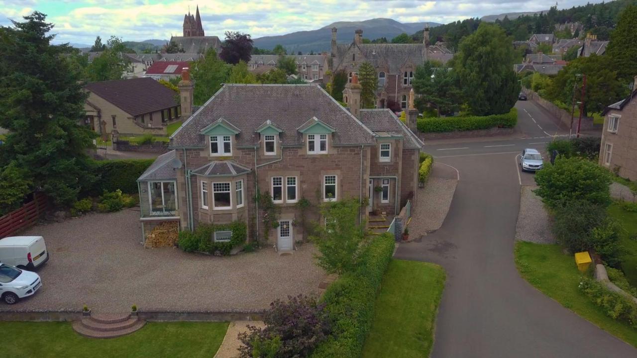 Firtree Bed And Breakfast At Galvelbeg House Crieff Kültér fotó